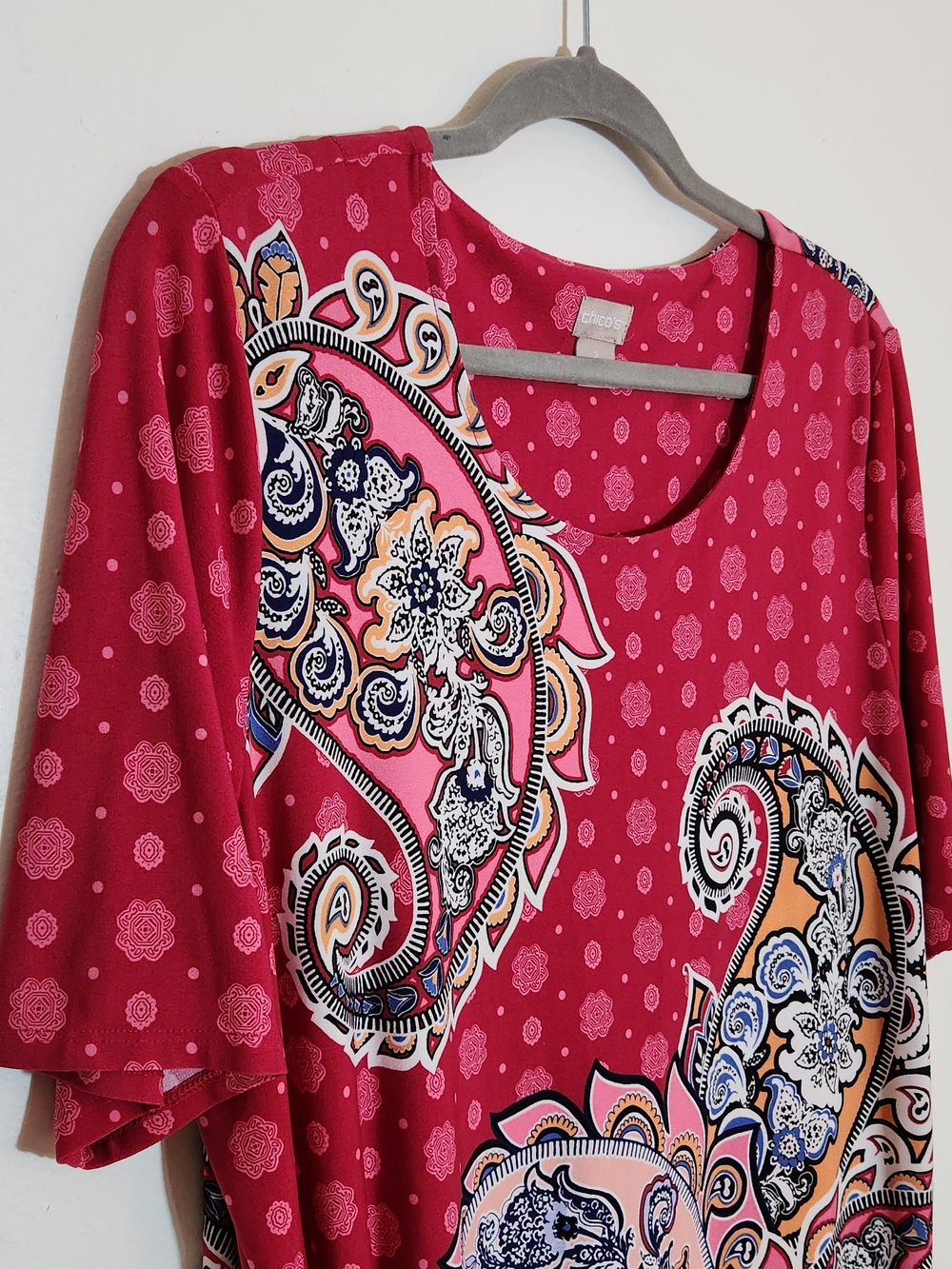 Chico’s Pink Paisley Graphic Tee Size Large - Picture 3 of 9